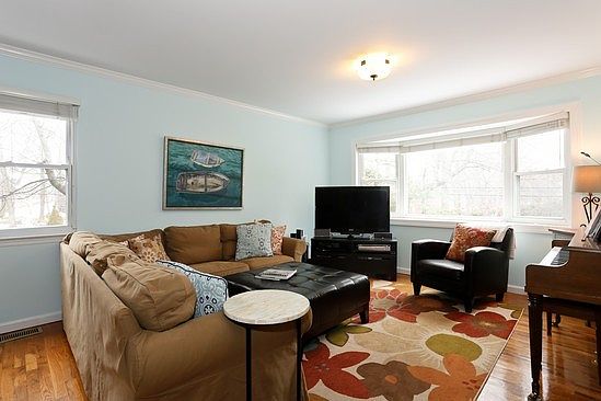 2nd image of 1007 Palmer Ave
