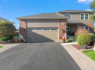 19148 Puritan Dr, Mokena, IL 60448
