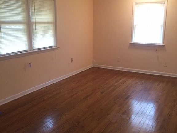 4th image of 332 Fort Worth Ave #A
