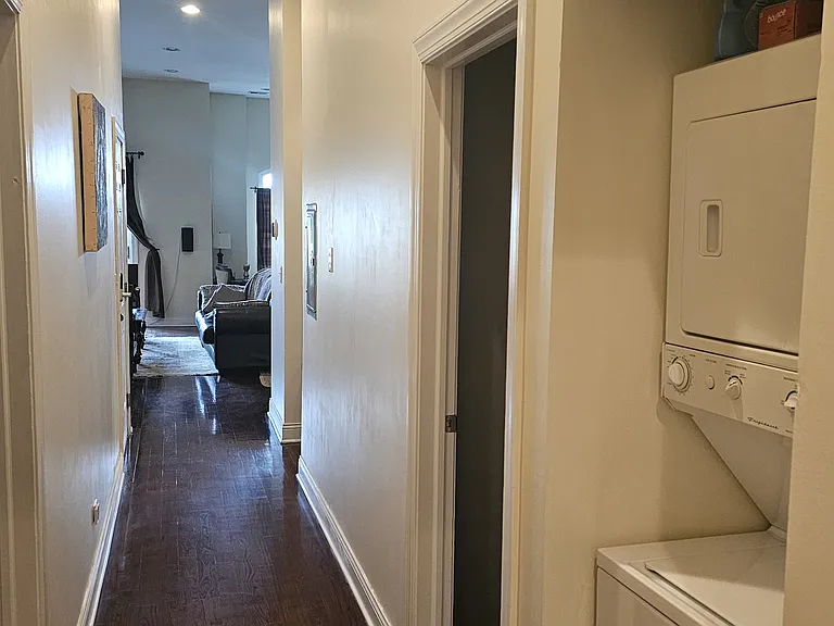 115 S Western Ave — Photo 8
