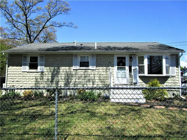 49 Prince St, Warwick, RI 02888