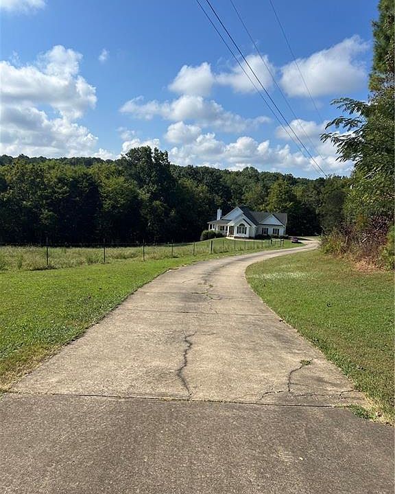 2nd image of 720 Newt Green Rd