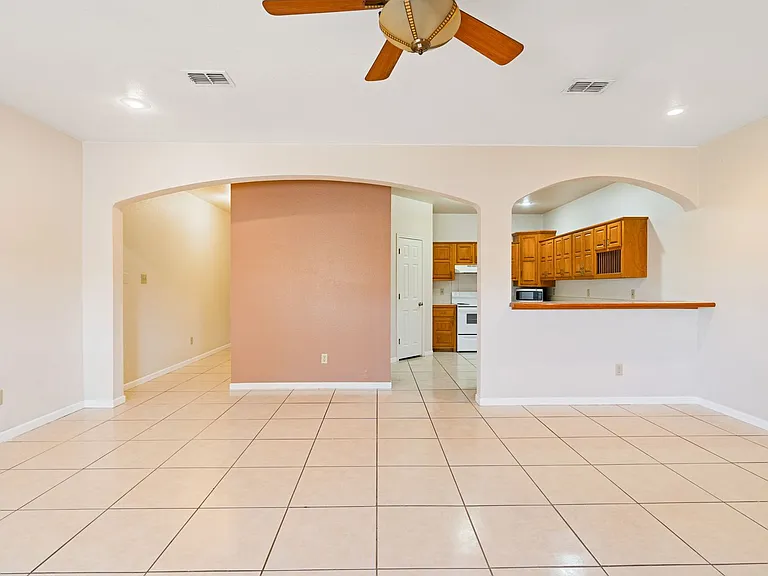 113 Ramon Cardenas Dr — Photo 7