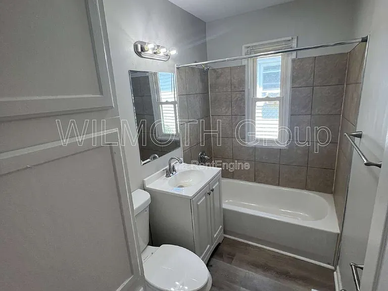 2920 N Lasalle St — Photo 12