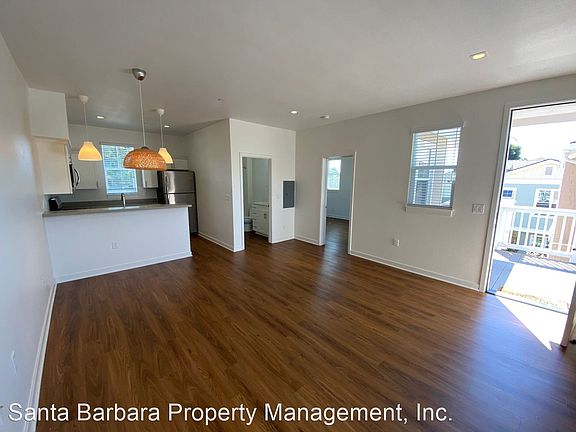4th image of 316 W Micheltorena St #7291110