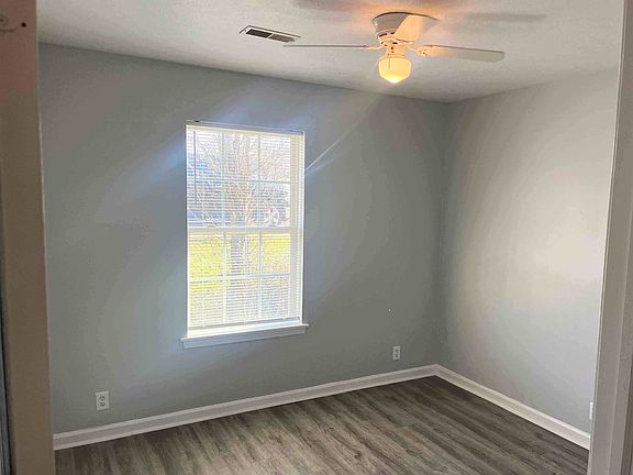 5th image of 205 Jennie Ln