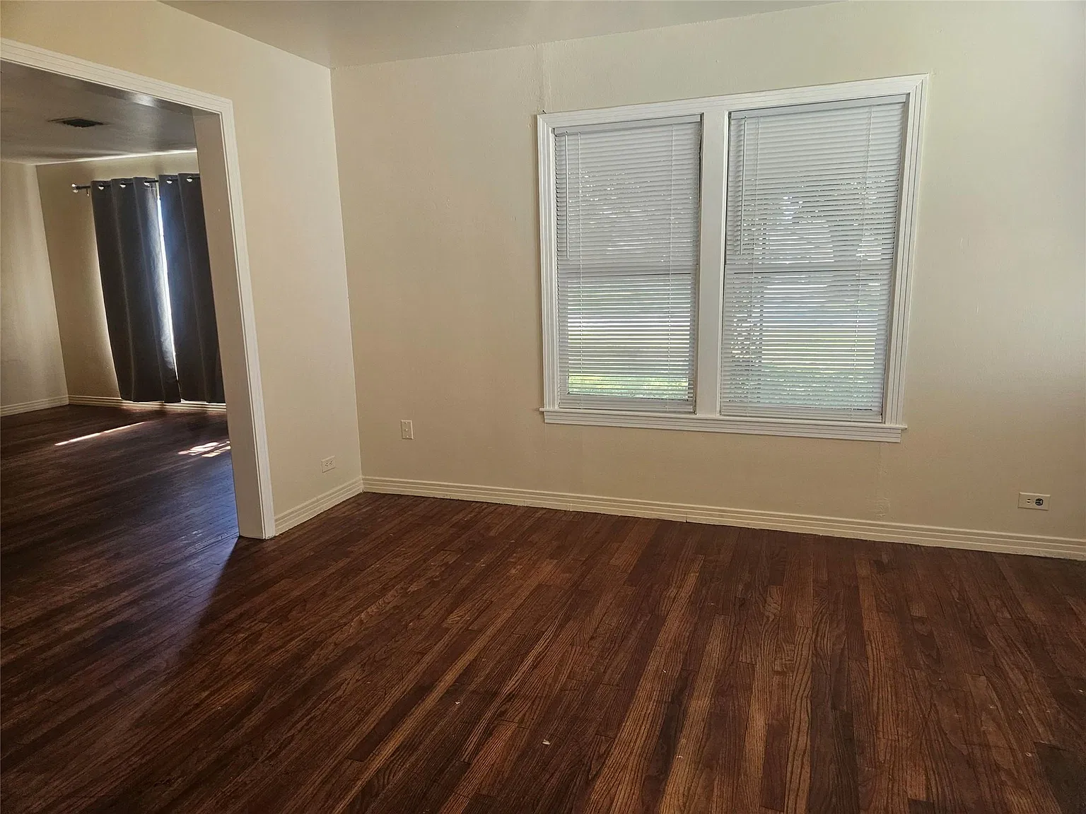 3 bed, 2.0 bath, 1808 sqft, $1,995 — Photo 4