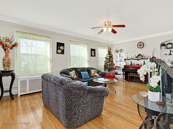 2nd image of 6123 N Hoyne Ave APT 2N
