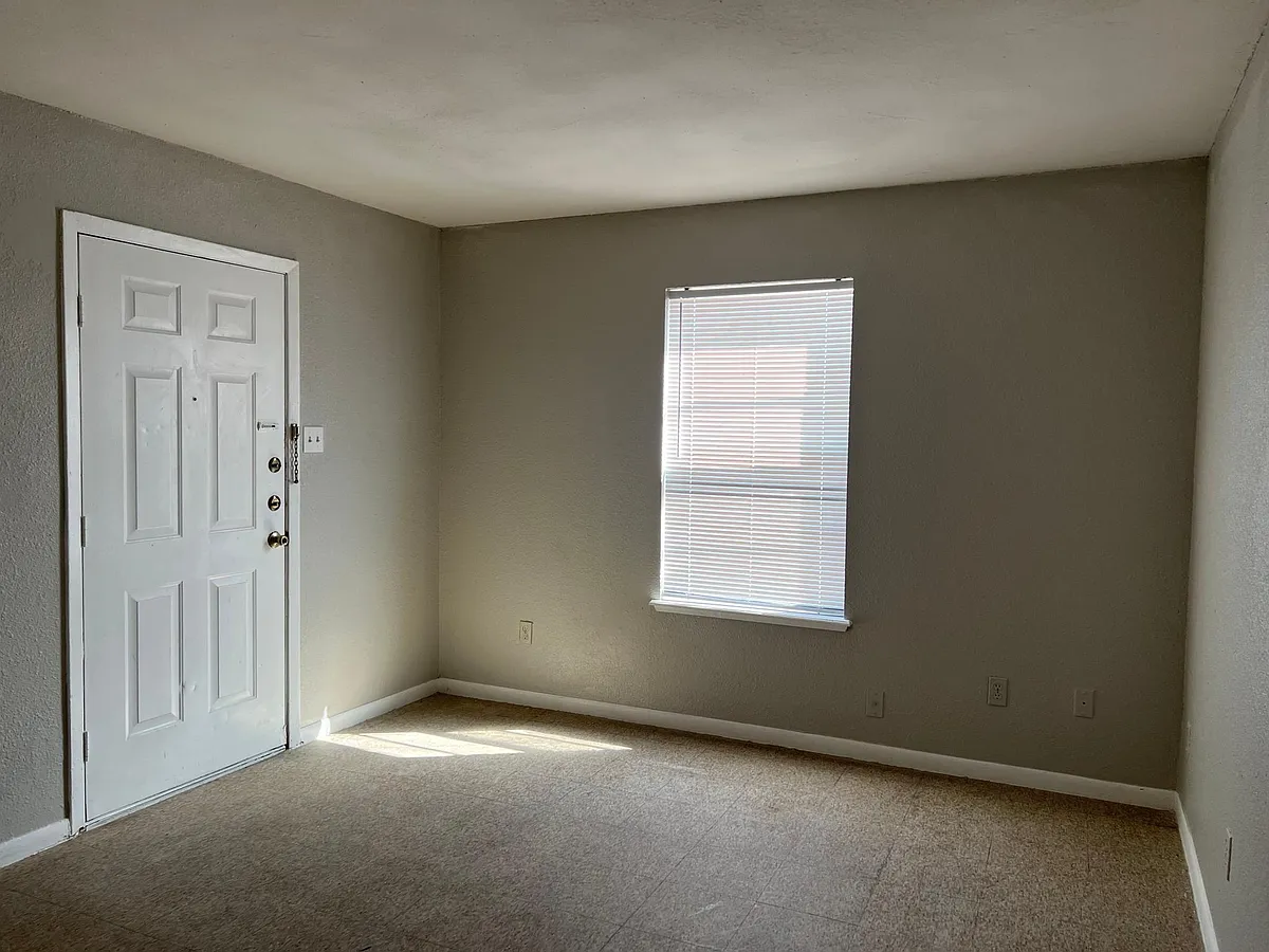 Building Photo - 3614 Crestbrook Ct #3