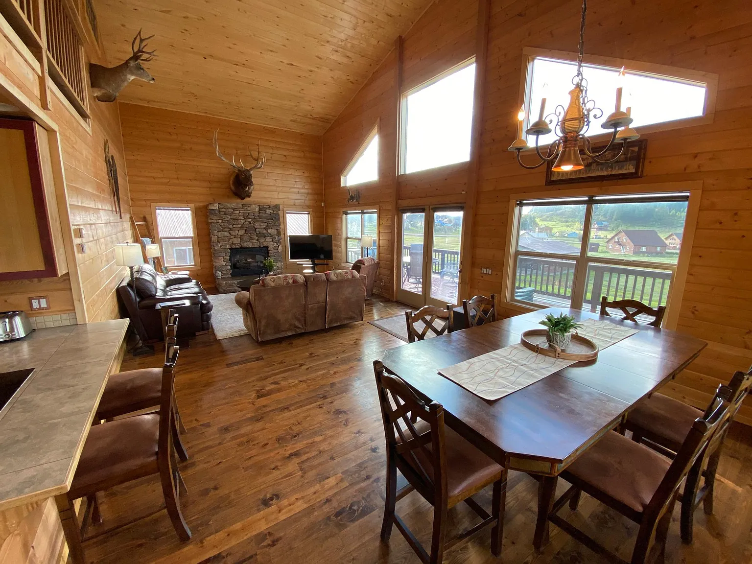 318 Saddle Cir — Photo 3