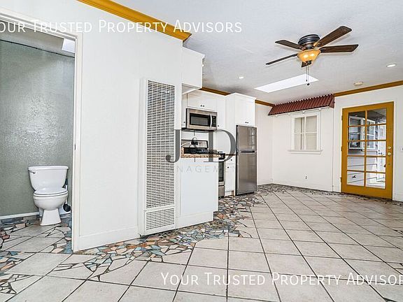 5th image of 1762 Hornblend St #B