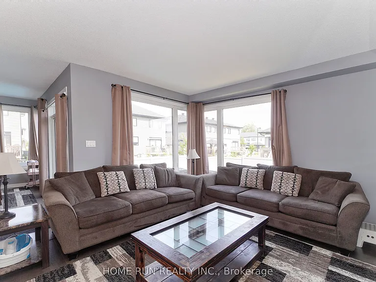 282 Nelson St E — Photo 15
