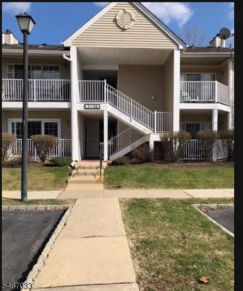 5 Caitlin Ct #5