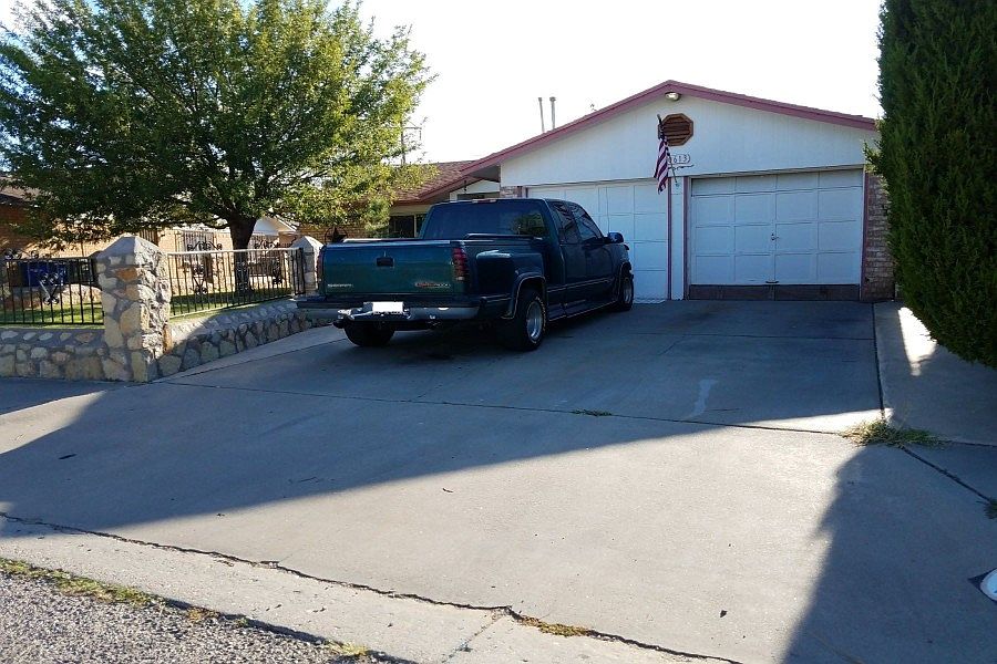 1st image of 10613 Holmes Dr