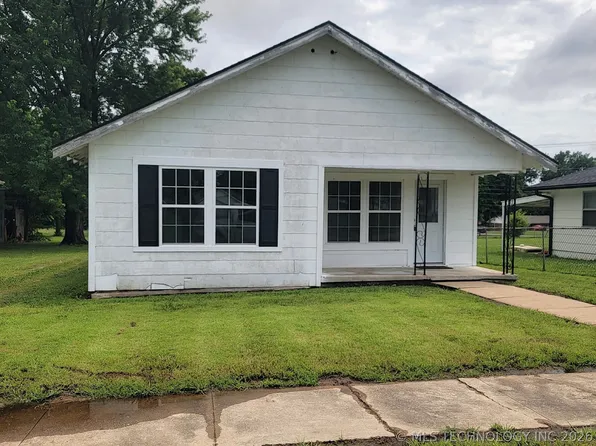 410 E 2nd St, Stroud, OK 74079