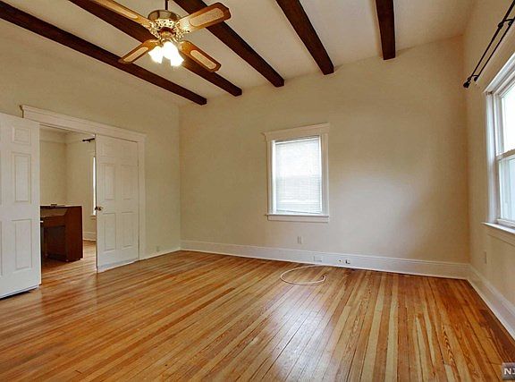 2nd image of 1-32 Hartley Pl