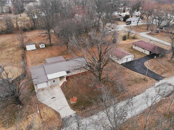 204 W Chestnut St, Odin, IL 62870