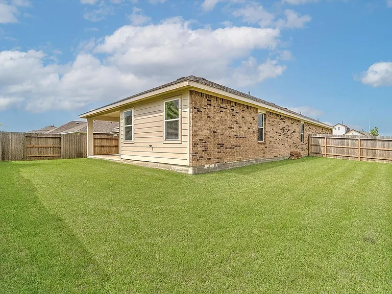 8438 Bay Ridge Cir — Photo 43