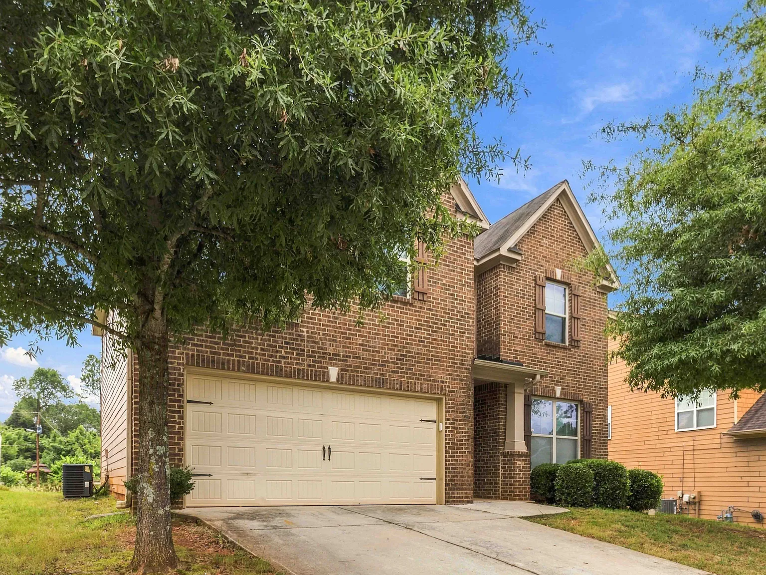 4 bed, 2.5 bath, 2514 sqft, $2,700 — Photo 2