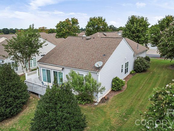 4th image of 4055 Murray St