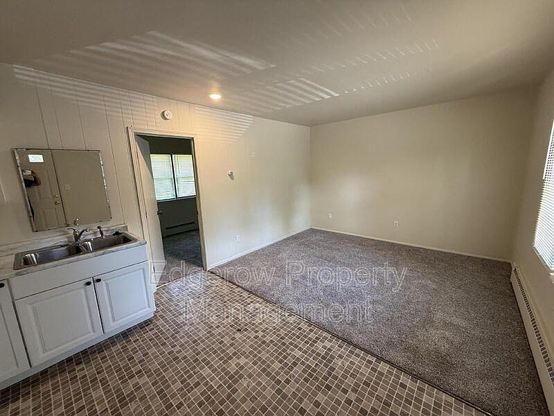 13827 Ironwood Dr NW #7, Grand Rapids, MI 49534 | Zillow