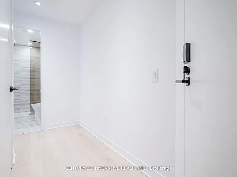 2625 Dundas St W #311 — Photo 6