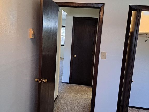2nd image of 422 12th Ave #7