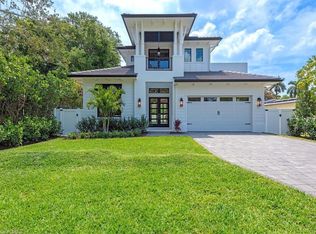 1102 9th Ave N, Naples, FL 34102