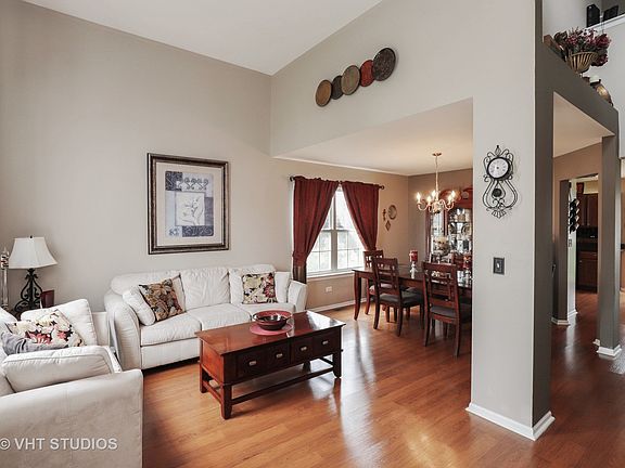 3rd image of 39460 Castleford Ln