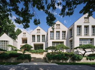 5801 Oakwood Rd, Mission Hills, KS 66208