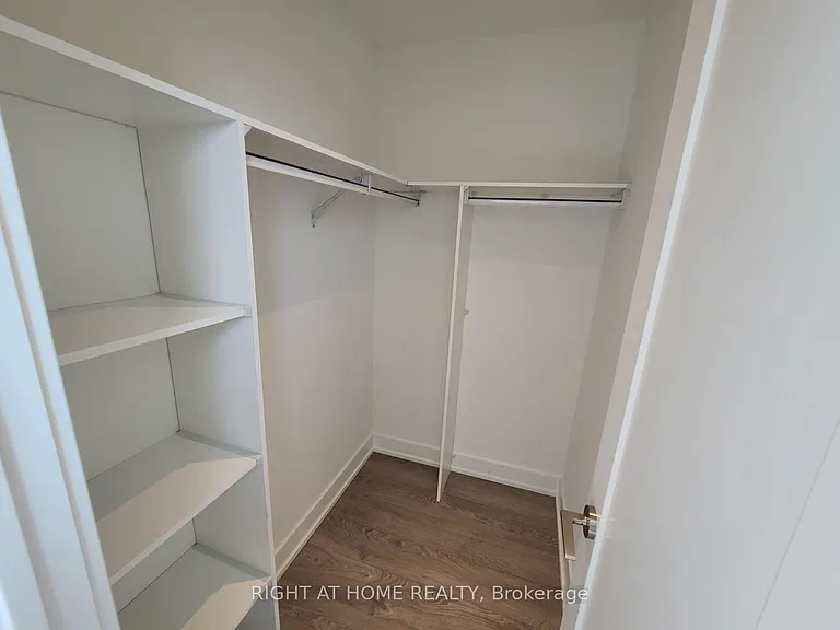 7 Mabelle Ave #4001 — Photo 21