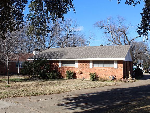 3rd image of 1038 NW 8th St
