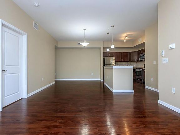 5th image of 405 N Hubert Ave #2-302