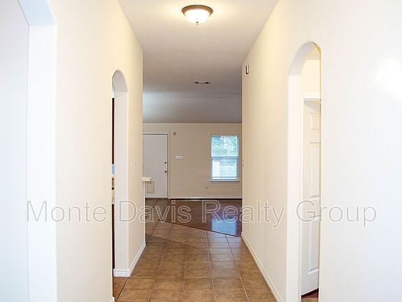 2nd image of 212 Grand Isle Dr