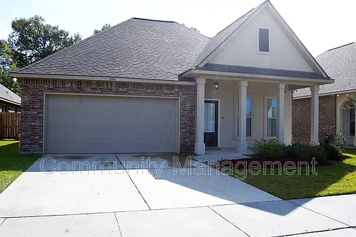 828 Northbrook Dr Photo 1