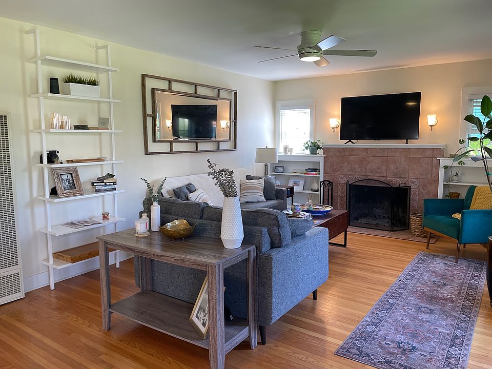 1st image of 1624 Garden St APT 1