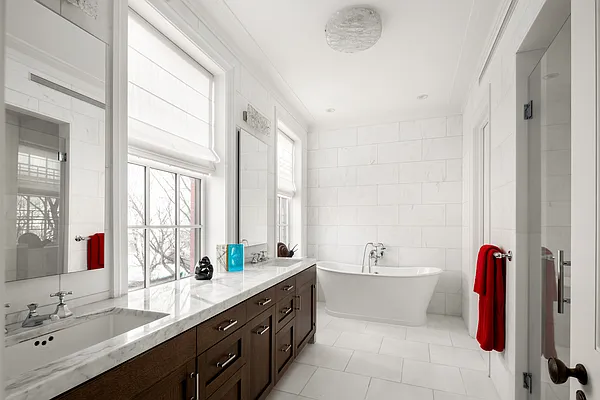 Sold by Douglas Elliman | media 14