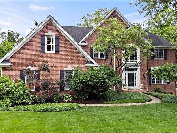 3rd image of 11227 Woods Bay Ln
