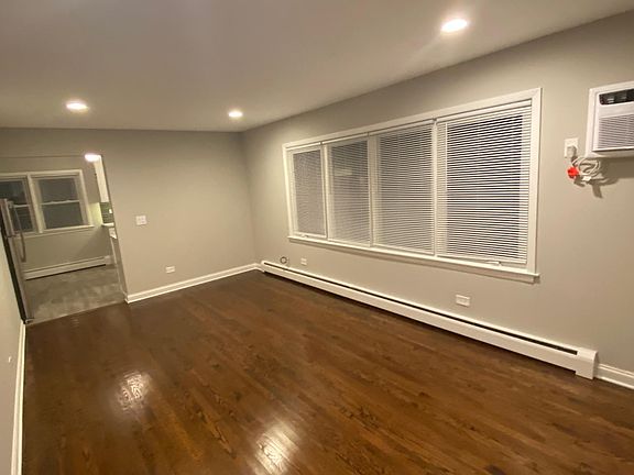 5th image of 8550 W Catalpa Ave #2N