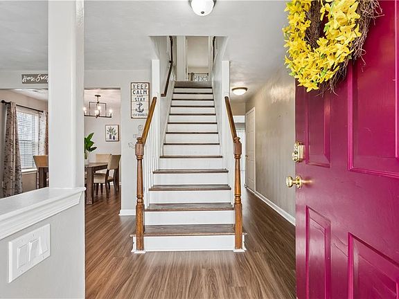 3rd image of 156 Stoney Ridge Ave