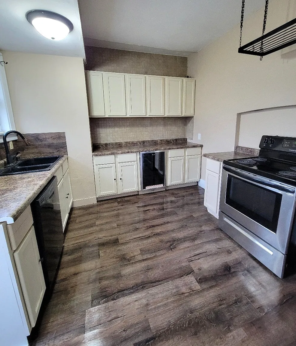 1024 South 4th Avenue - 1 — Photo 2