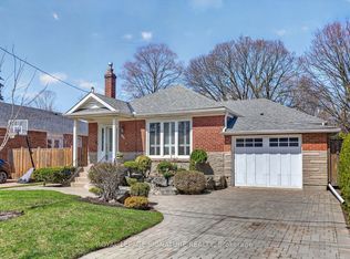 104 Ferris Rd, Toronto, ON M4B1G4