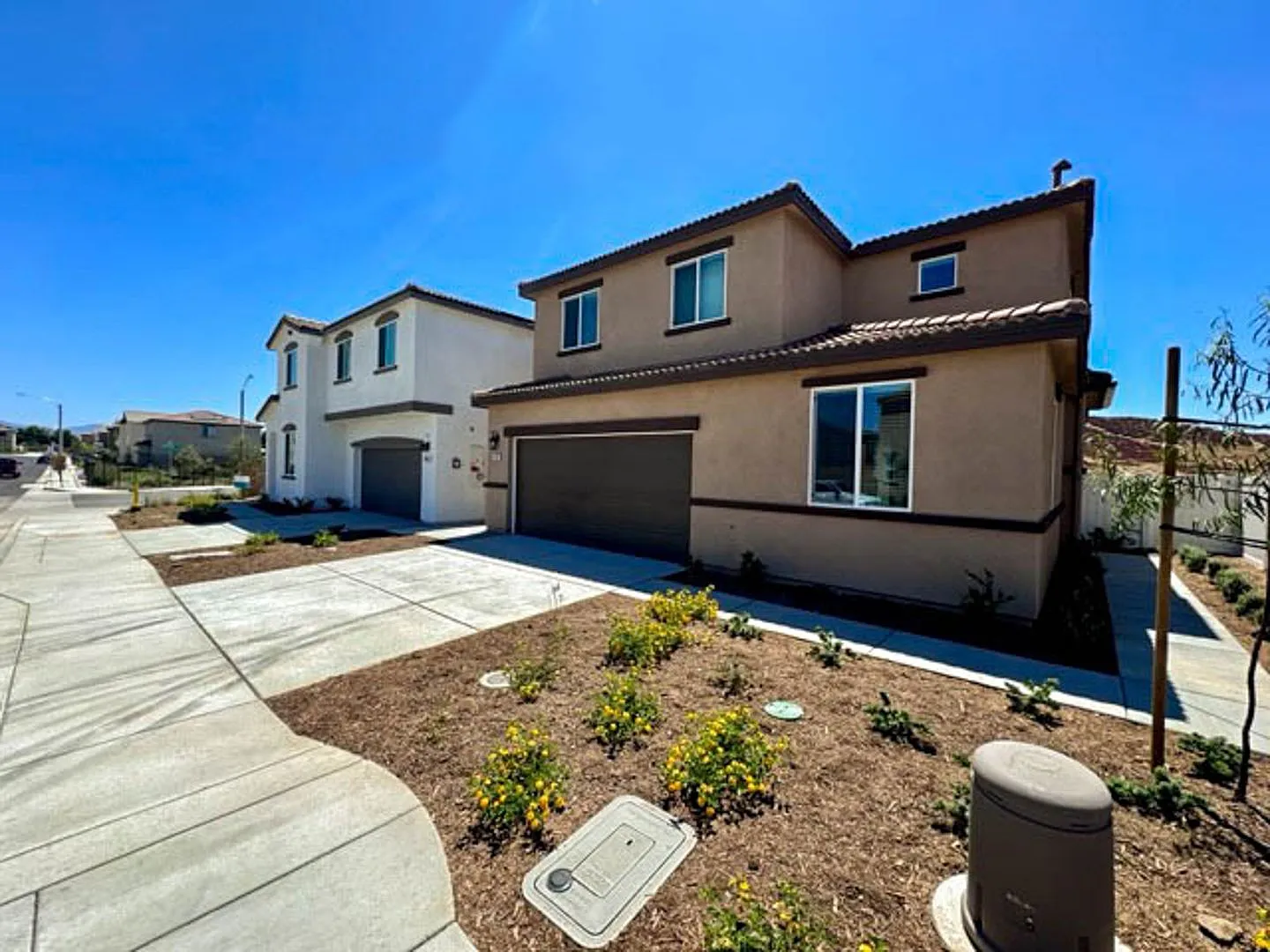 Modern 4 Bedroom 3 Bathroom Home With Solar Coming Soon! — Photo 3