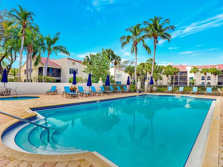 Valencia heated pool