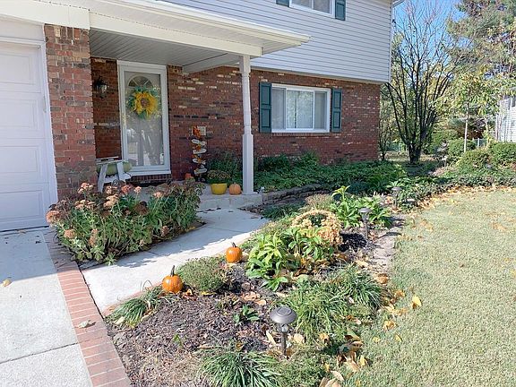 2nd image of 369 Depauw Ct