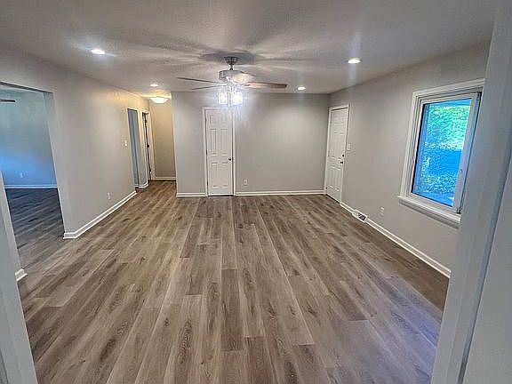 4th image of 208 Ruoff Dr