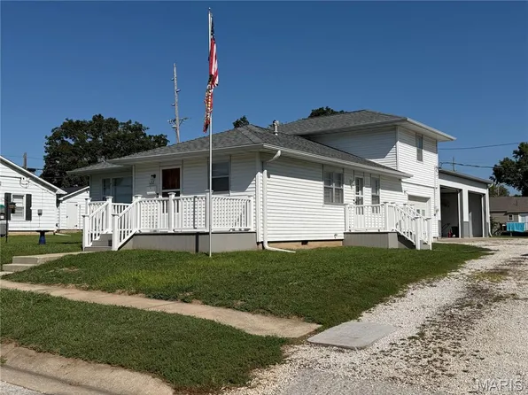 122 W Elm St, Palmyra, MO 63461