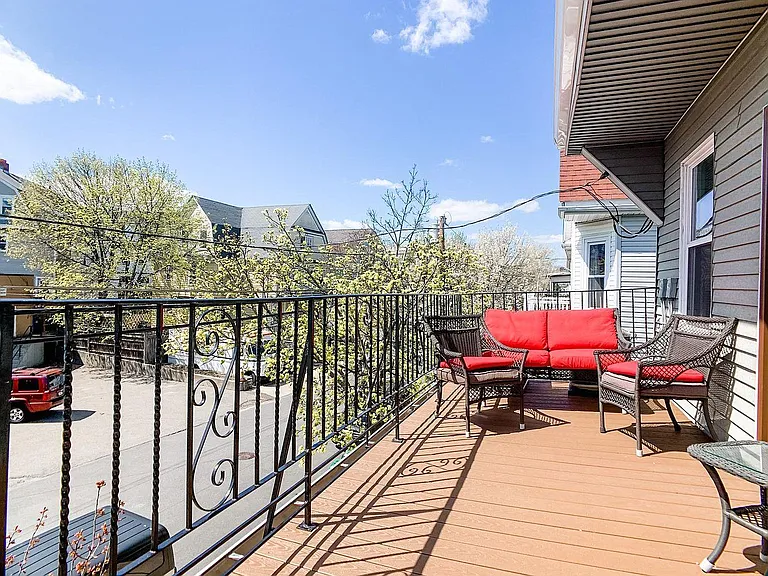 Front deck, running span of the house