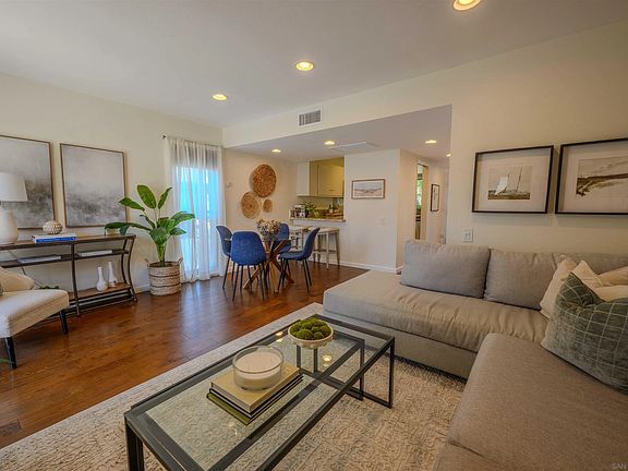 5th image of 4202 Loma Riviera Ln