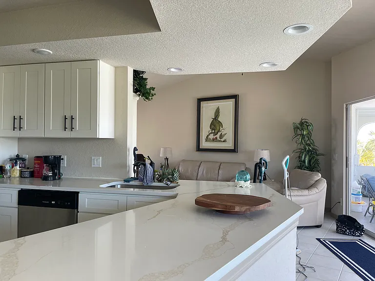 9420 President Cir — Photo 8